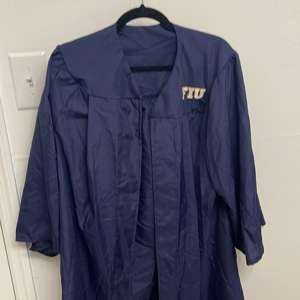 FIU undergrad gown